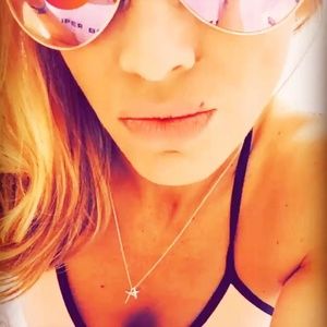 Meet your Posher, Dena